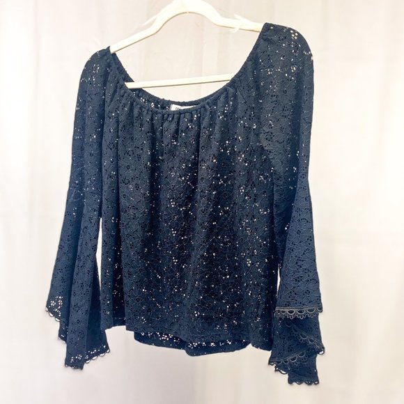 Women's Lace Boho Over Sized Bell Sleeve Shirt Eyelet Pattern Red Haute Brand S - Picture 3 of 14